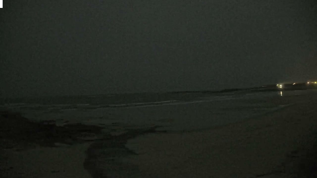 Plouescat Beach Line & City PTZ Live Cam - Morlaix, Finistère, Bretagne, France