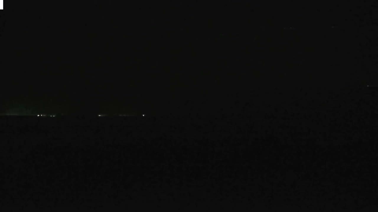 Plouescat Beach Line & City PTZ Live Cam - Morlaix, Finistère, Bretagne, France