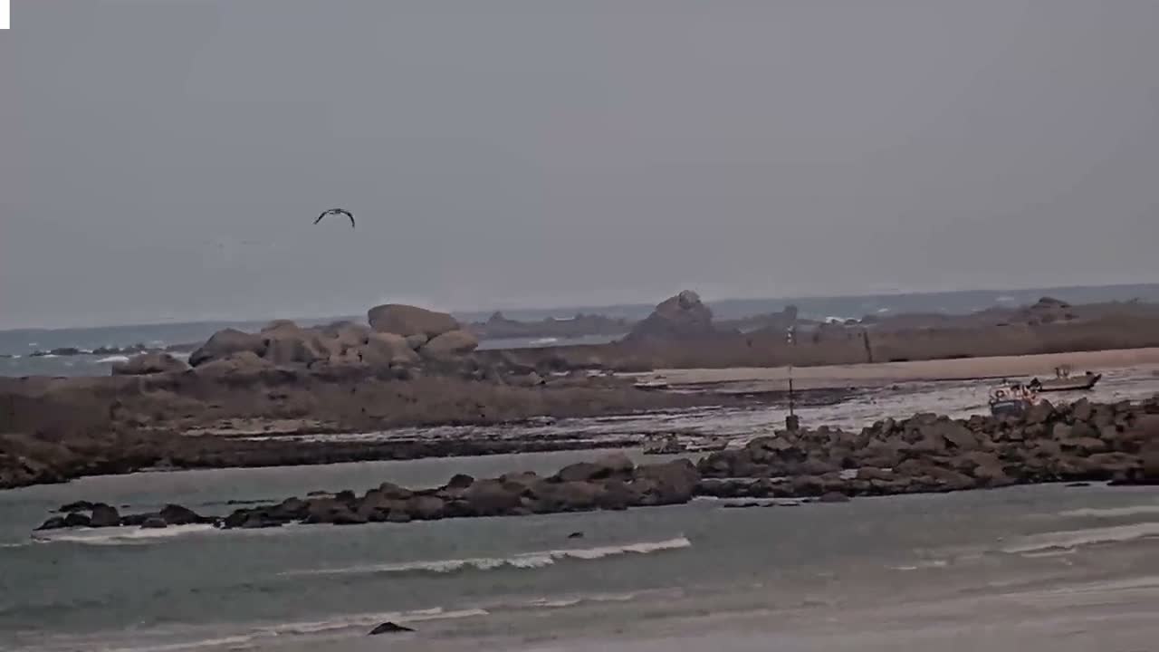 Plouescat Beach Line & City PTZ Live Cam - Morlaix, Finistère, Bretagne, France