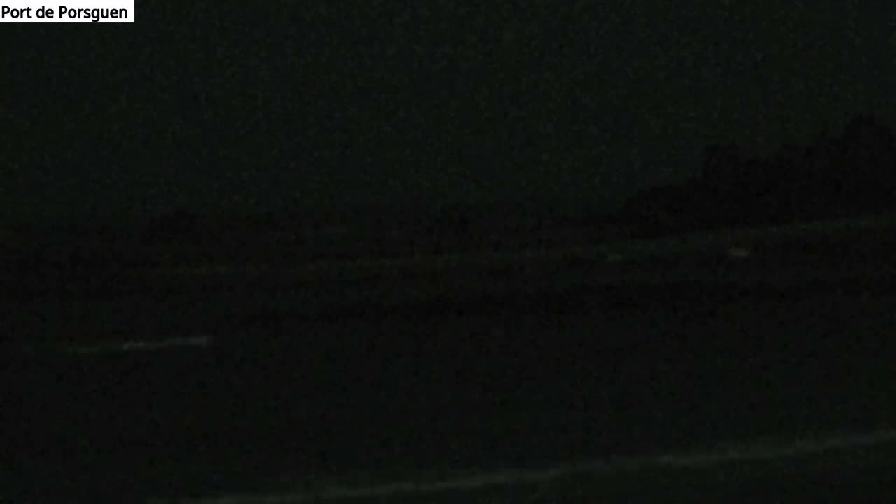 Plouescat Beach Line & City PTZ Live Cam - Morlaix, Finistère, Bretagne, France