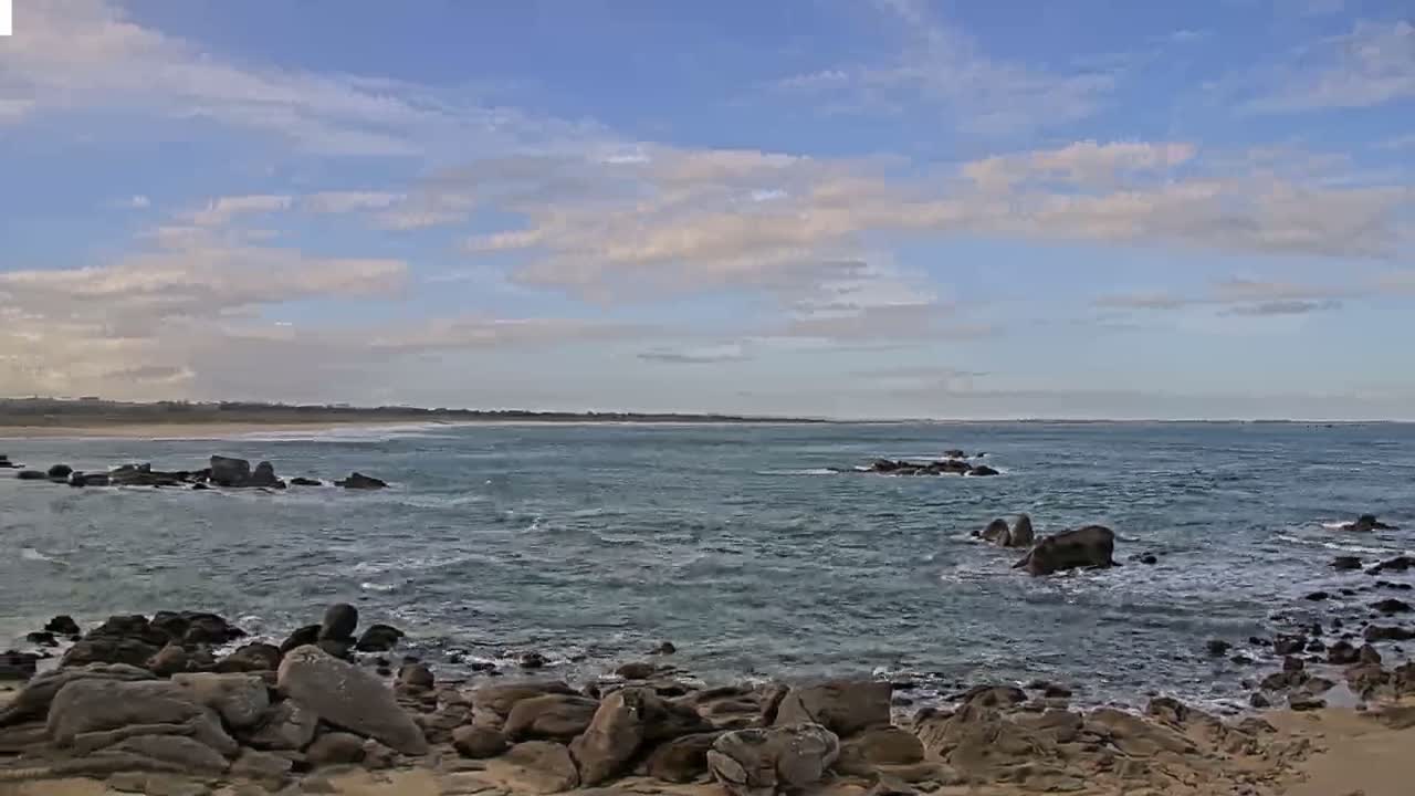 Plouescat Beach Line & City PTZ Live Cam - Morlaix, Finistère, Bretagne, France