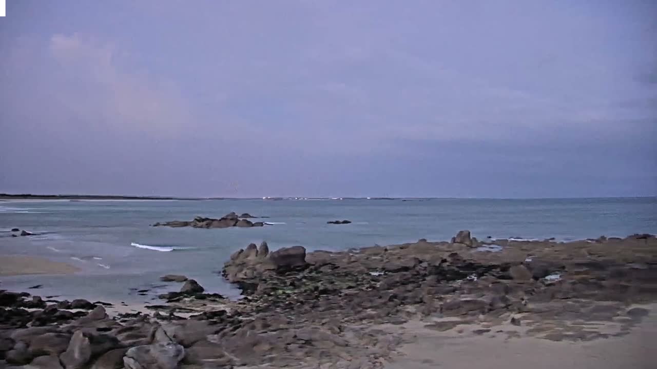 Plouescat Beach Line & City PTZ Live Cam - Morlaix, Finistère, Bretagne, France