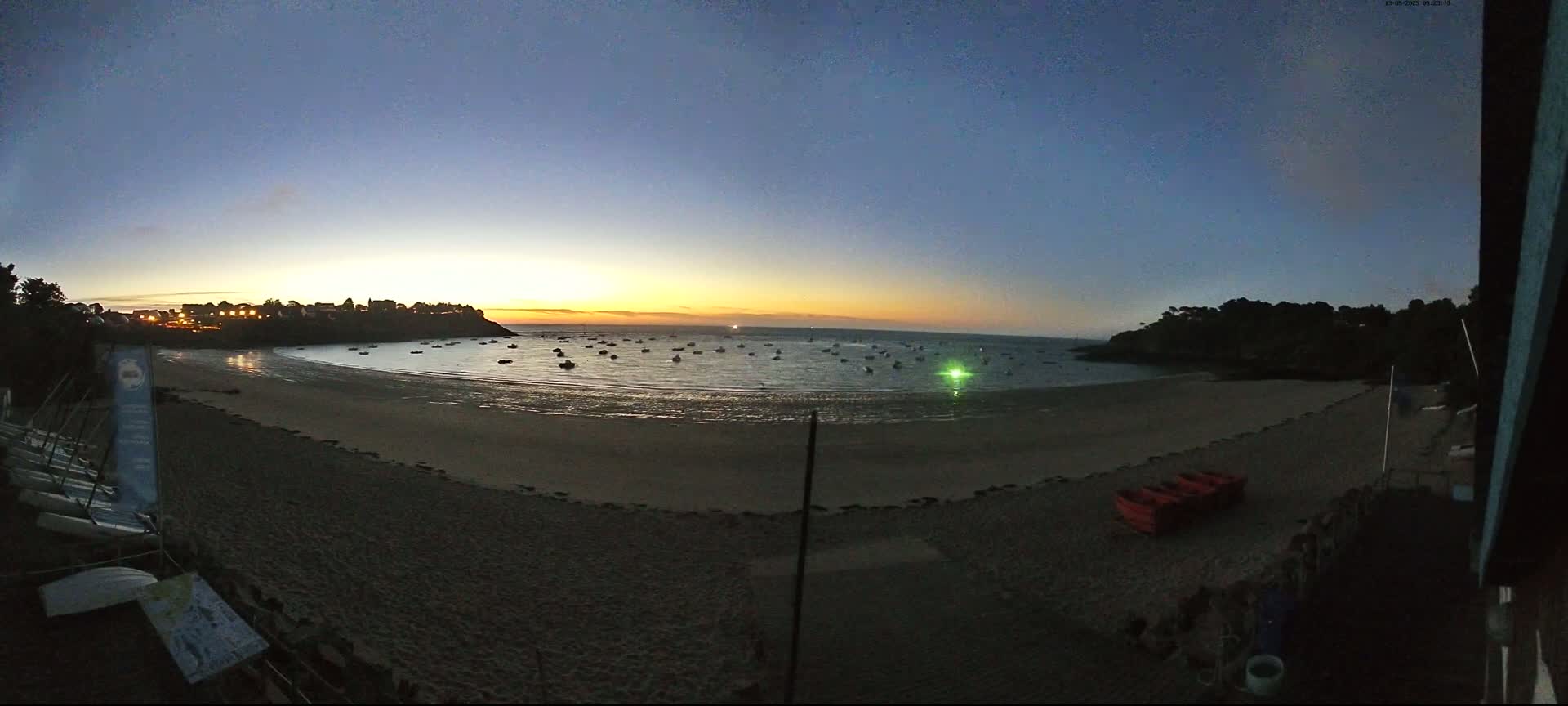Cancale,  Plage de Port Mer Beach Live Cam - Saint-Malo, 	Ille-et-Vilaine, Bretagne, France