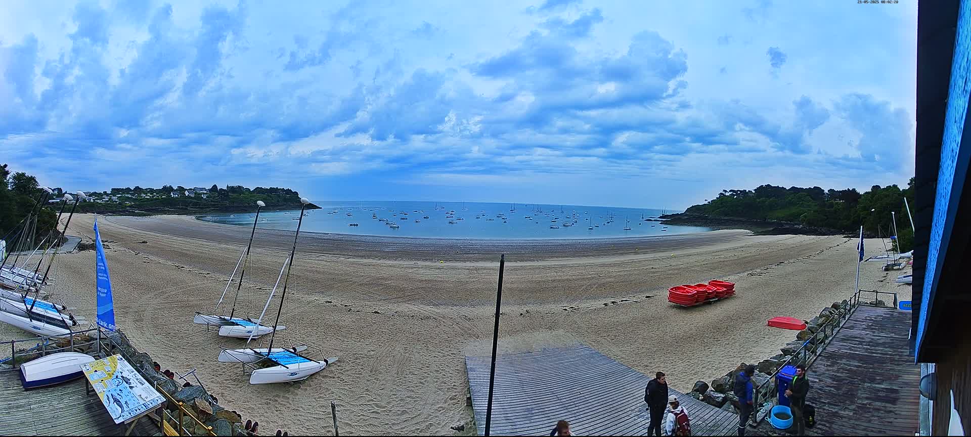 Cancale,  Plage de Port Mer Beach Live Cam - Saint-Malo, 	Ille-et-Vilaine, Bretagne, France