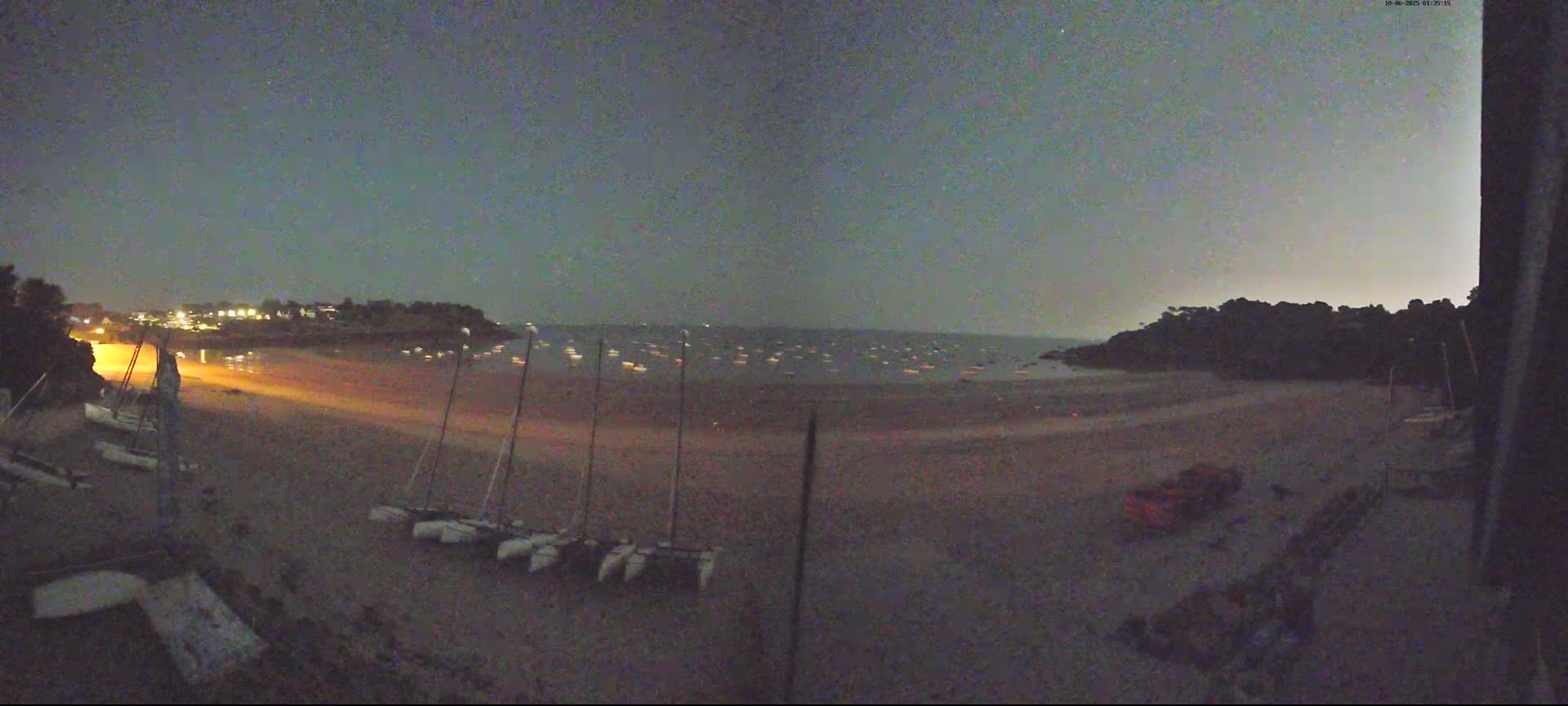 Cancale,  Plage de Port Mer Beach Live Cam - Saint-Malo, 	Ille-et-Vilaine, Bretagne, France