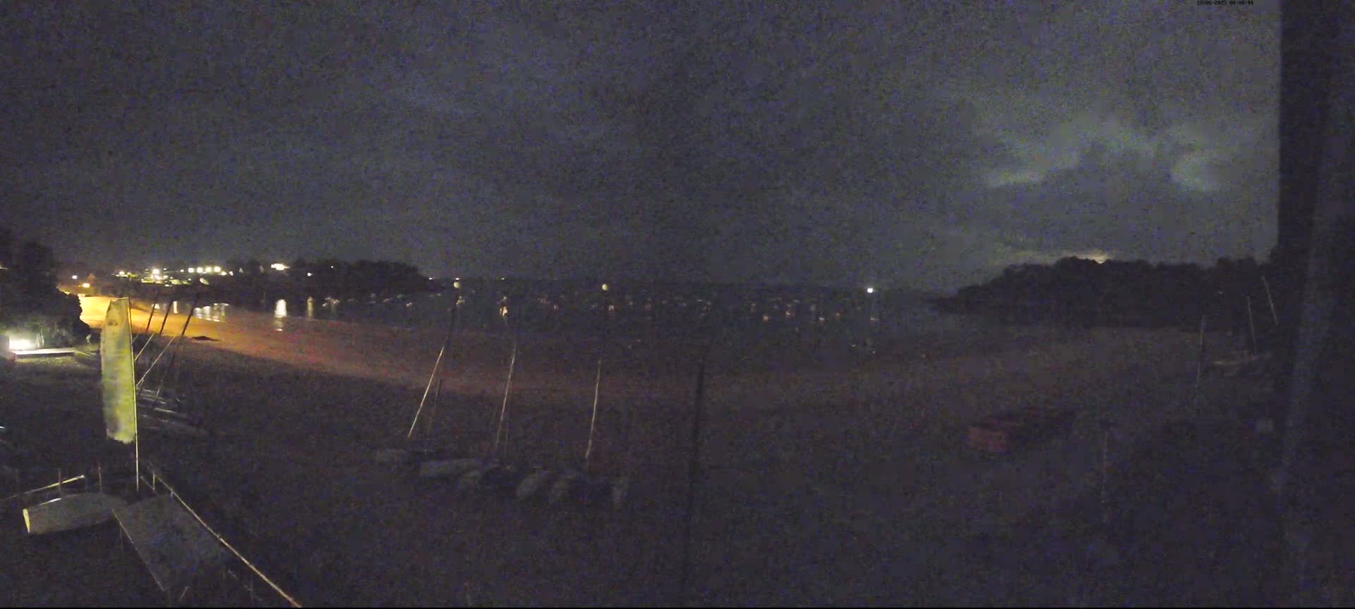 Cancale,  Plage de Port Mer Beach Live Cam - Saint-Malo, 	Ille-et-Vilaine, Bretagne, France