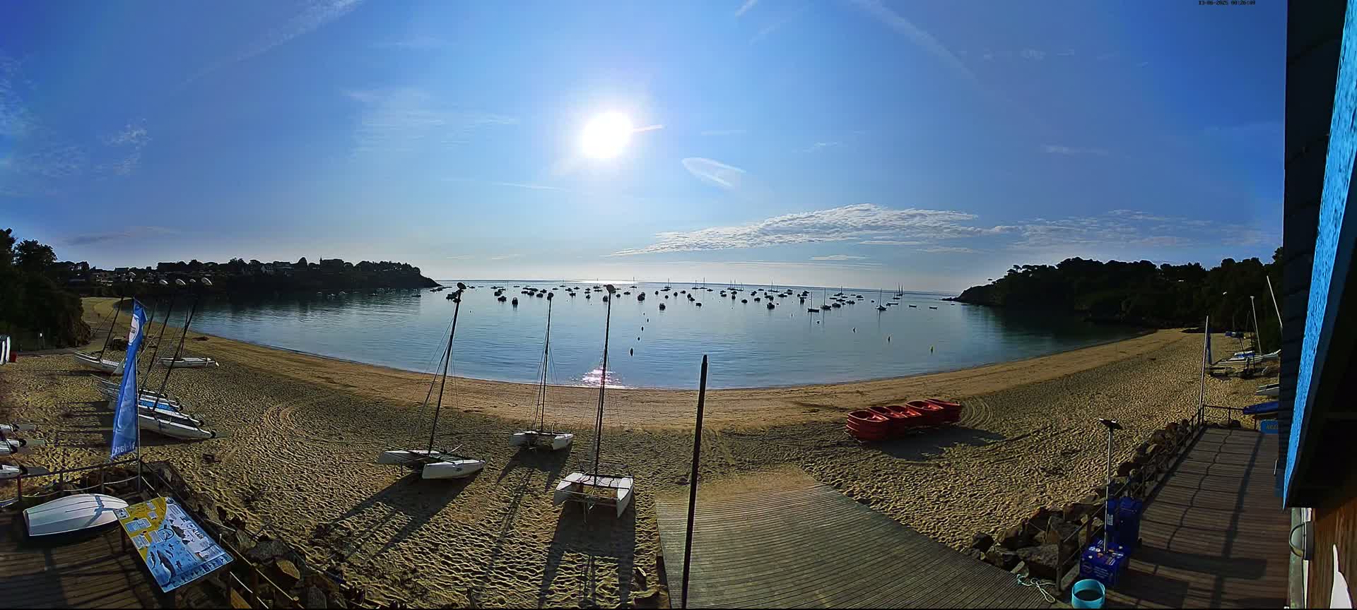 Cancale,  Plage de Port Mer Beach Live Cam - Saint-Malo, 	Ille-et-Vilaine, Bretagne, France