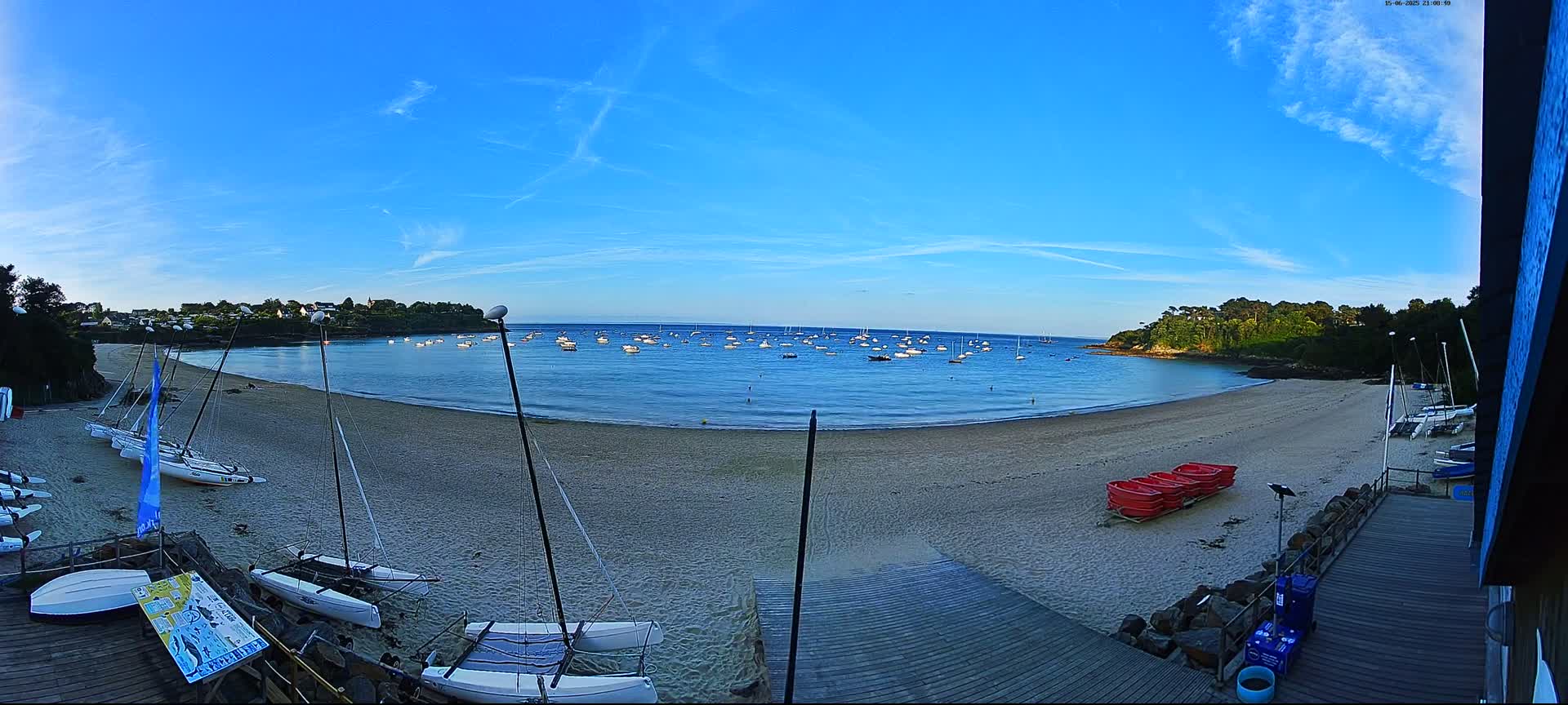 Cancale,  Plage de Port Mer Beach Live Cam - Saint-Malo, 	Ille-et-Vilaine, Bretagne, France
