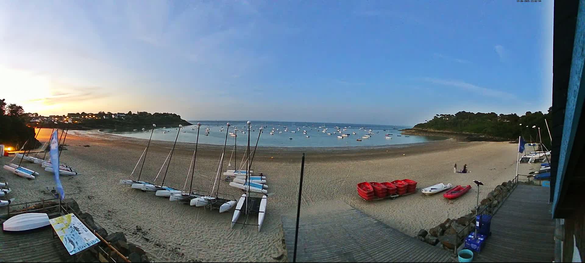 Cancale,  Plage de Port Mer Beach Live Cam - Saint-Malo, 	Ille-et-Vilaine, Bretagne, France