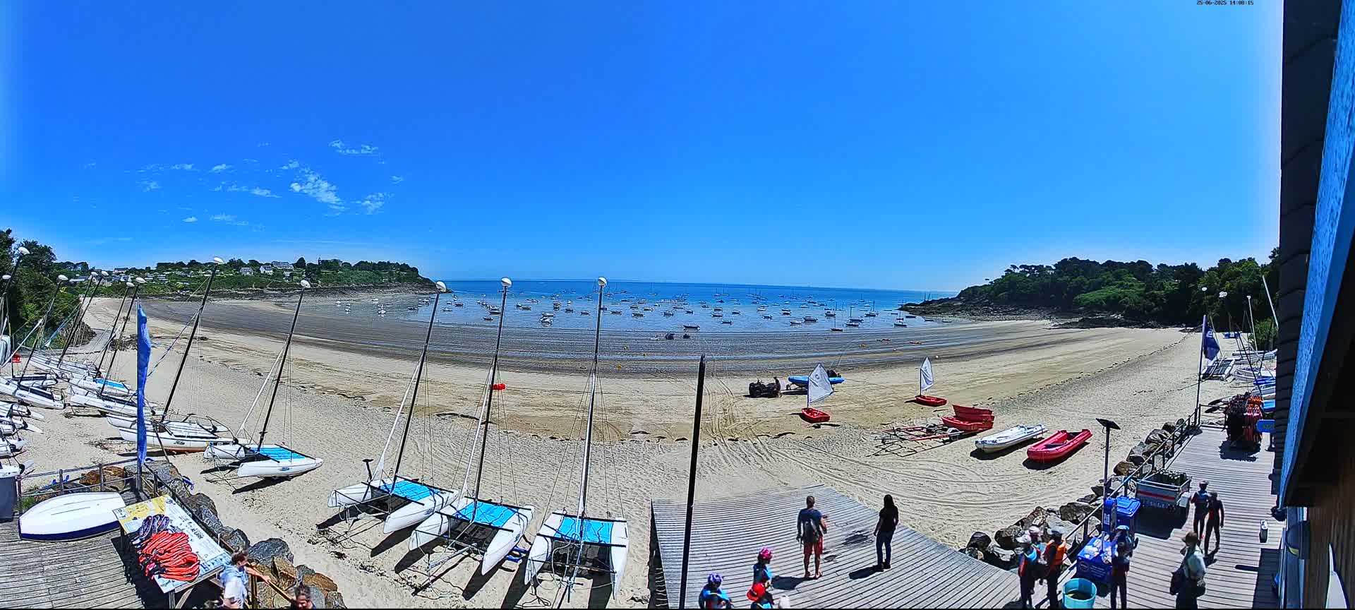 Cancale,  Plage de Port Mer Beach Live Cam - Saint-Malo, 	Ille-et-Vilaine, Bretagne, France
