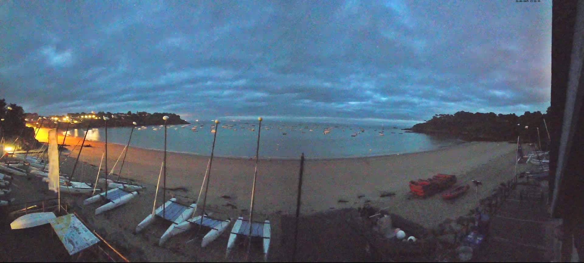 Cancale,  Plage de Port Mer Beach Live Cam - Saint-Malo, 	Ille-et-Vilaine, Bretagne, France