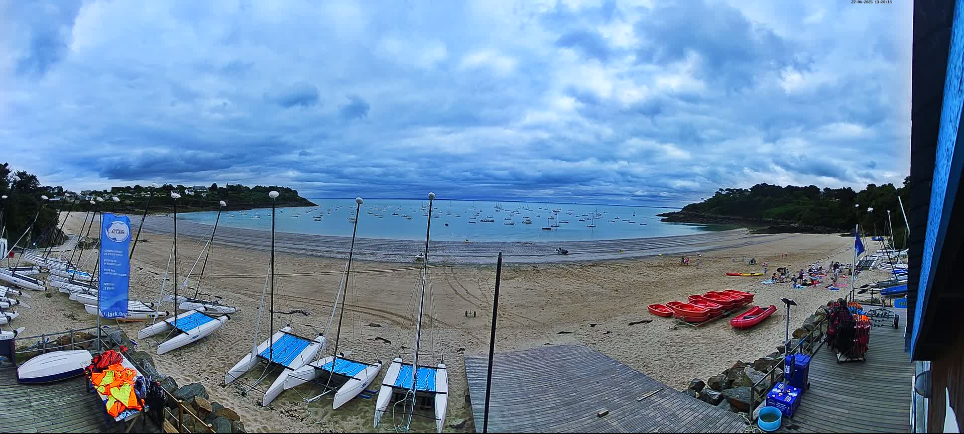 Cancale,  Plage de Port Mer Beach Live Cam - Saint-Malo, 	Ille-et-Vilaine, Bretagne, France