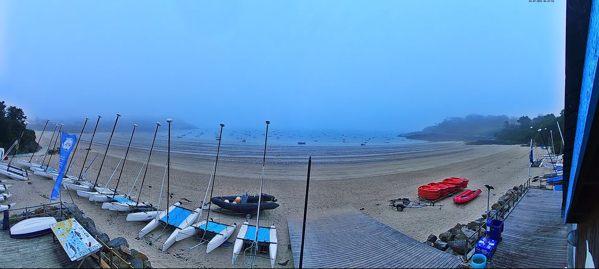 Cancale,  Plage de Port Mer Beach Live Cam - Saint-Malo, 	Ille-et-Vilaine, Bretagne, France