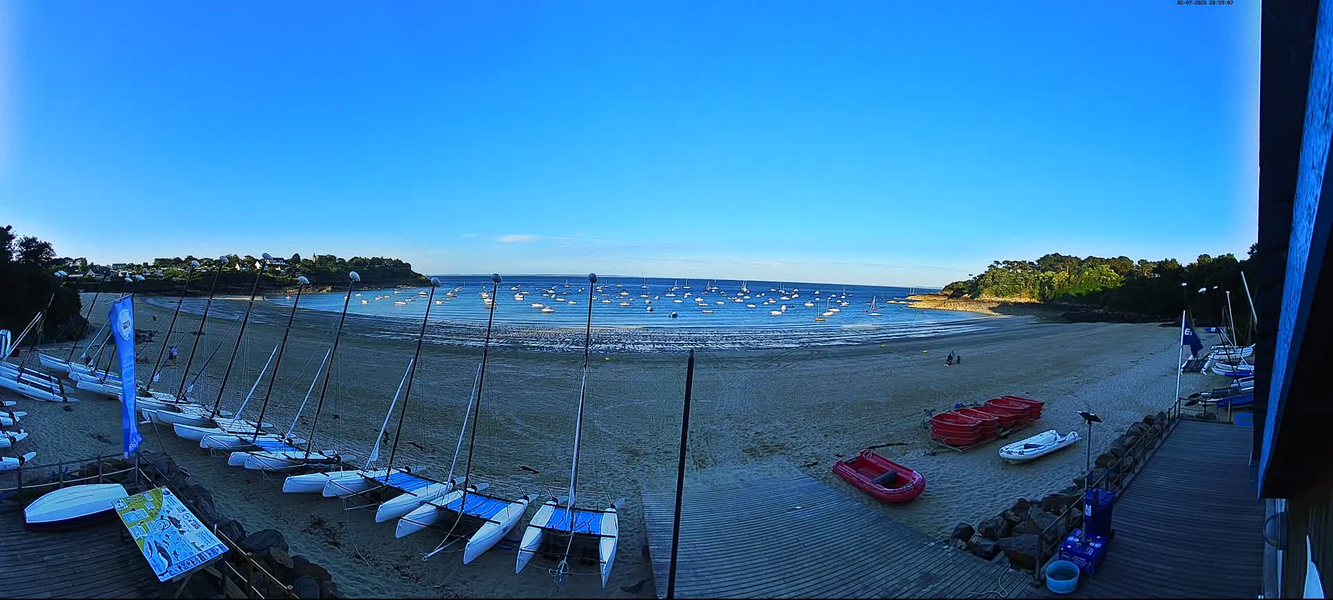Cancale,  Plage de Port Mer Beach Live Cam - Saint-Malo, 	Ille-et-Vilaine, Bretagne, France