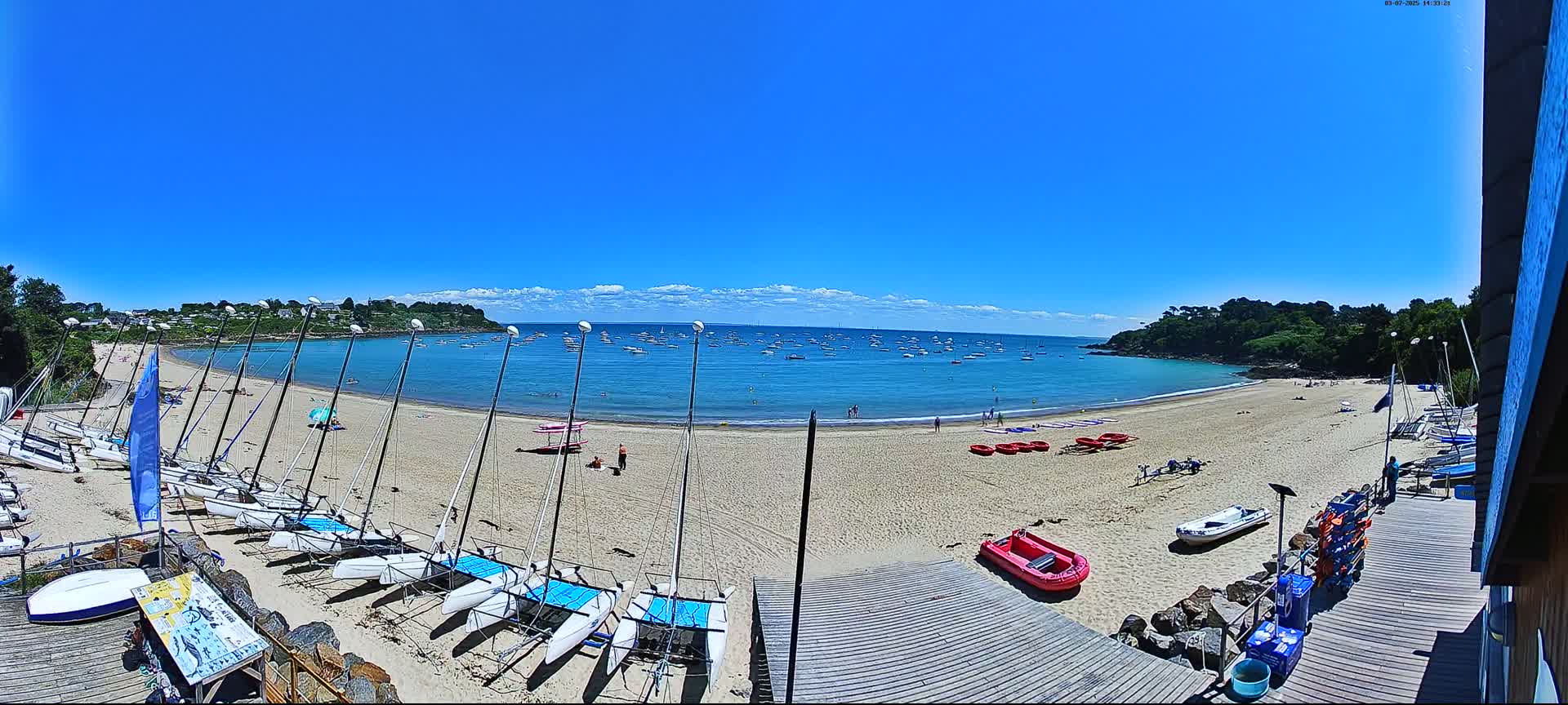 Cancale,  Plage de Port Mer Beach Live Cam - Saint-Malo, 	Ille-et-Vilaine, Bretagne, France