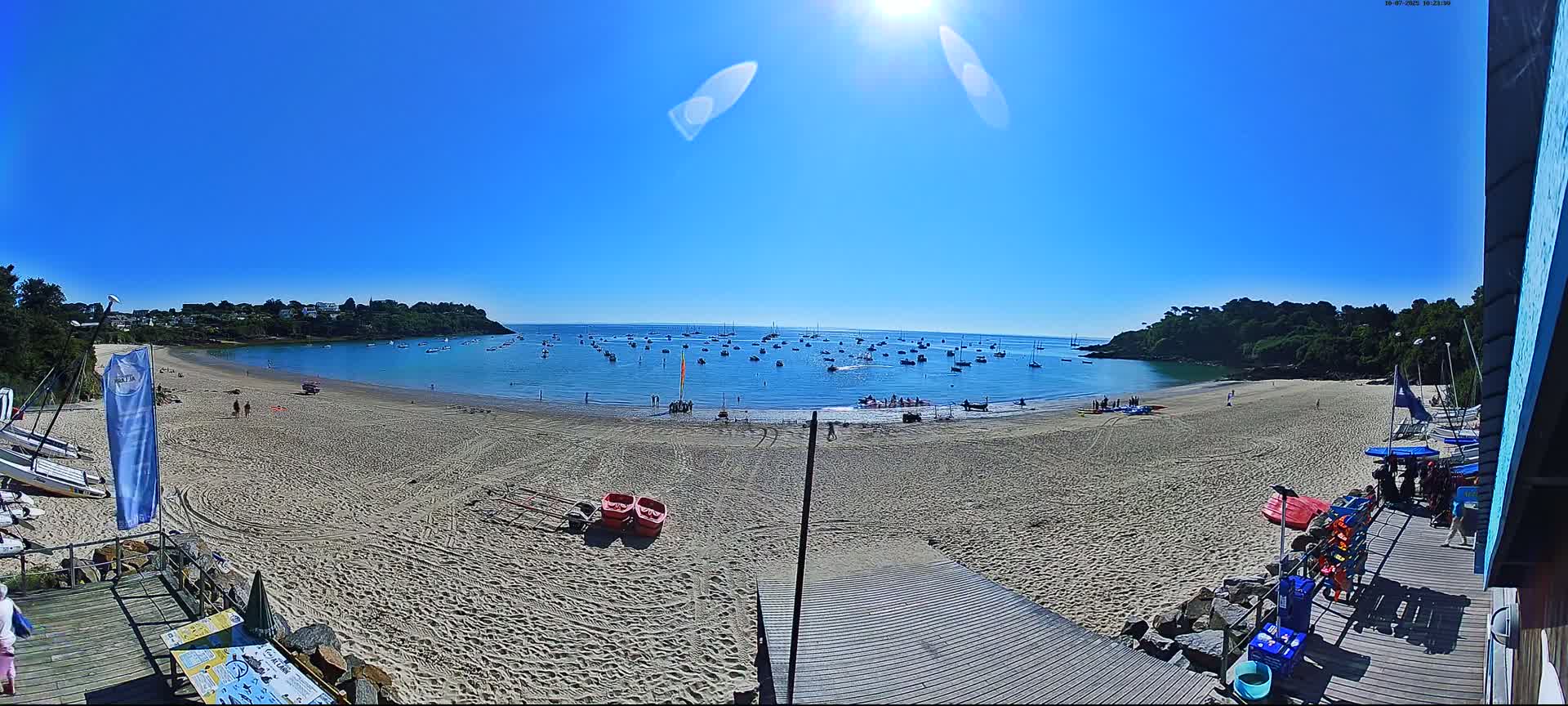 Cancale,  Plage de Port Mer Beach Live Cam - Saint-Malo, 	Ille-et-Vilaine, Bretagne, France