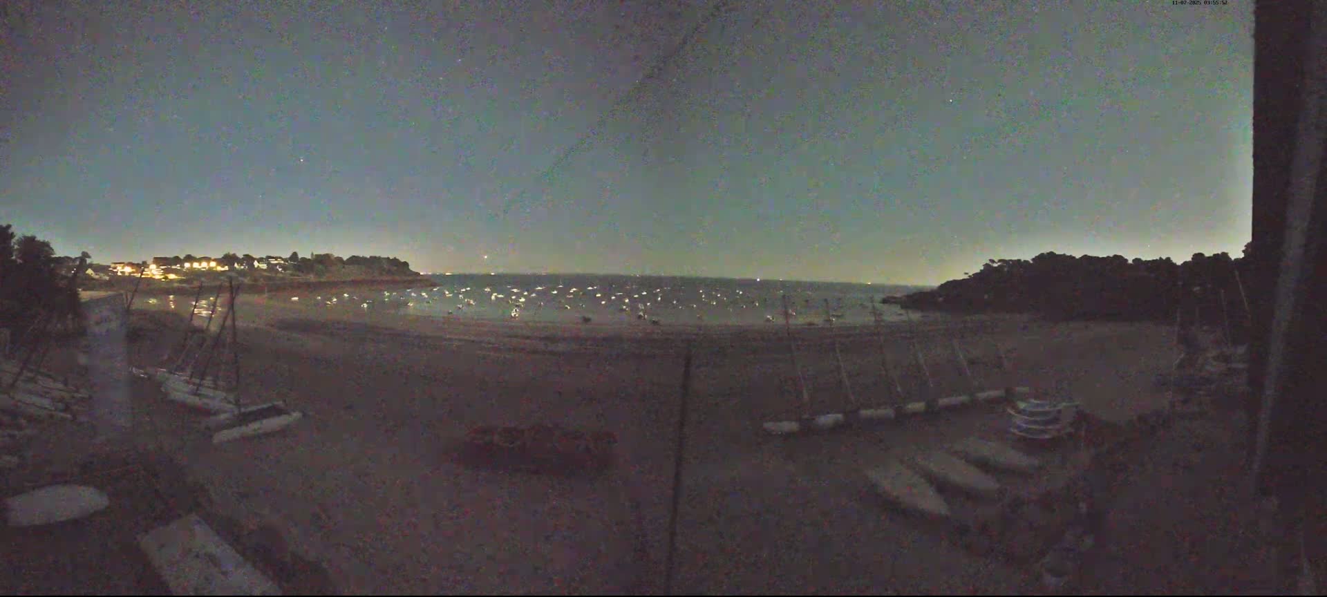 Cancale,  Plage de Port Mer Beach Live Cam - Saint-Malo, 	Ille-et-Vilaine, Bretagne, France