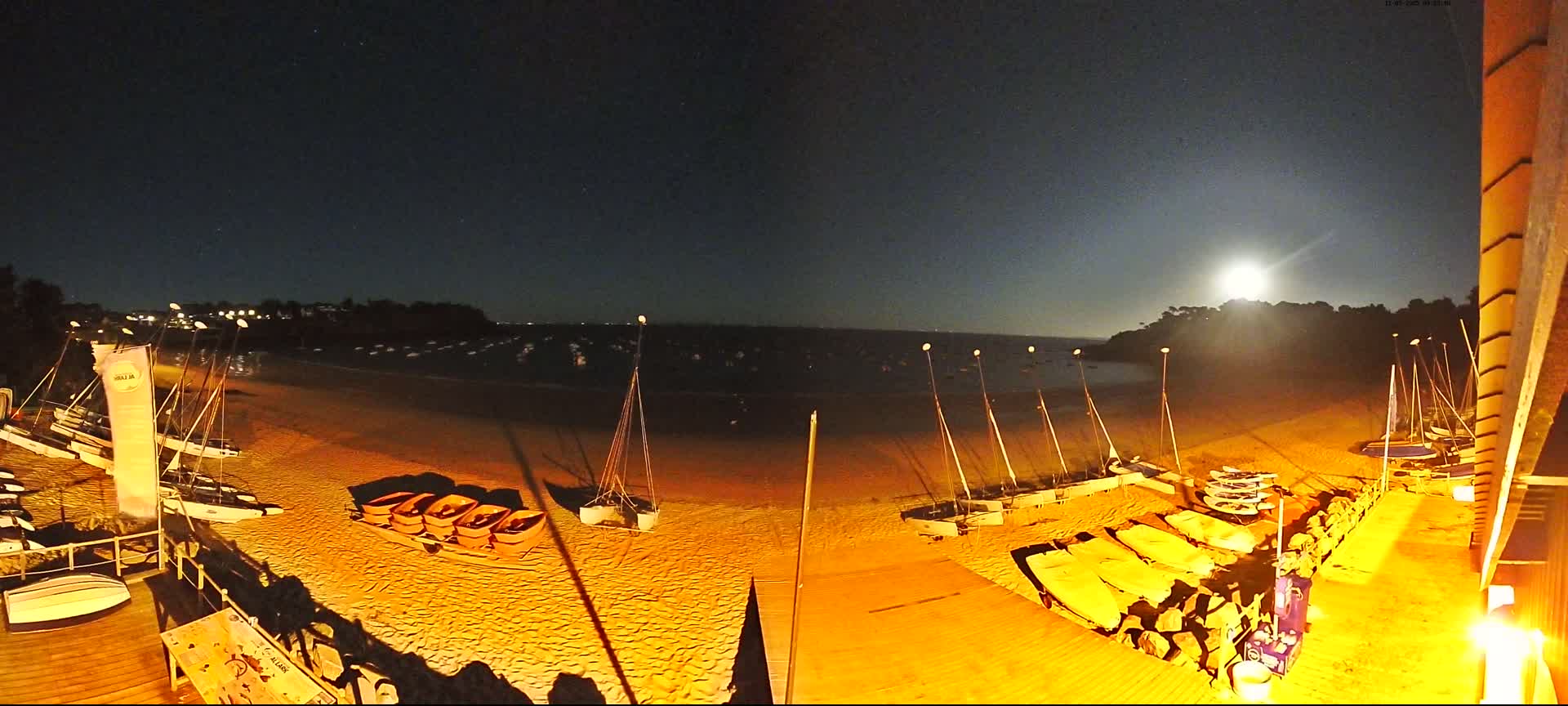 Cancale,  Plage de Port Mer Beach Live Cam - Saint-Malo, 	Ille-et-Vilaine, Bretagne, France