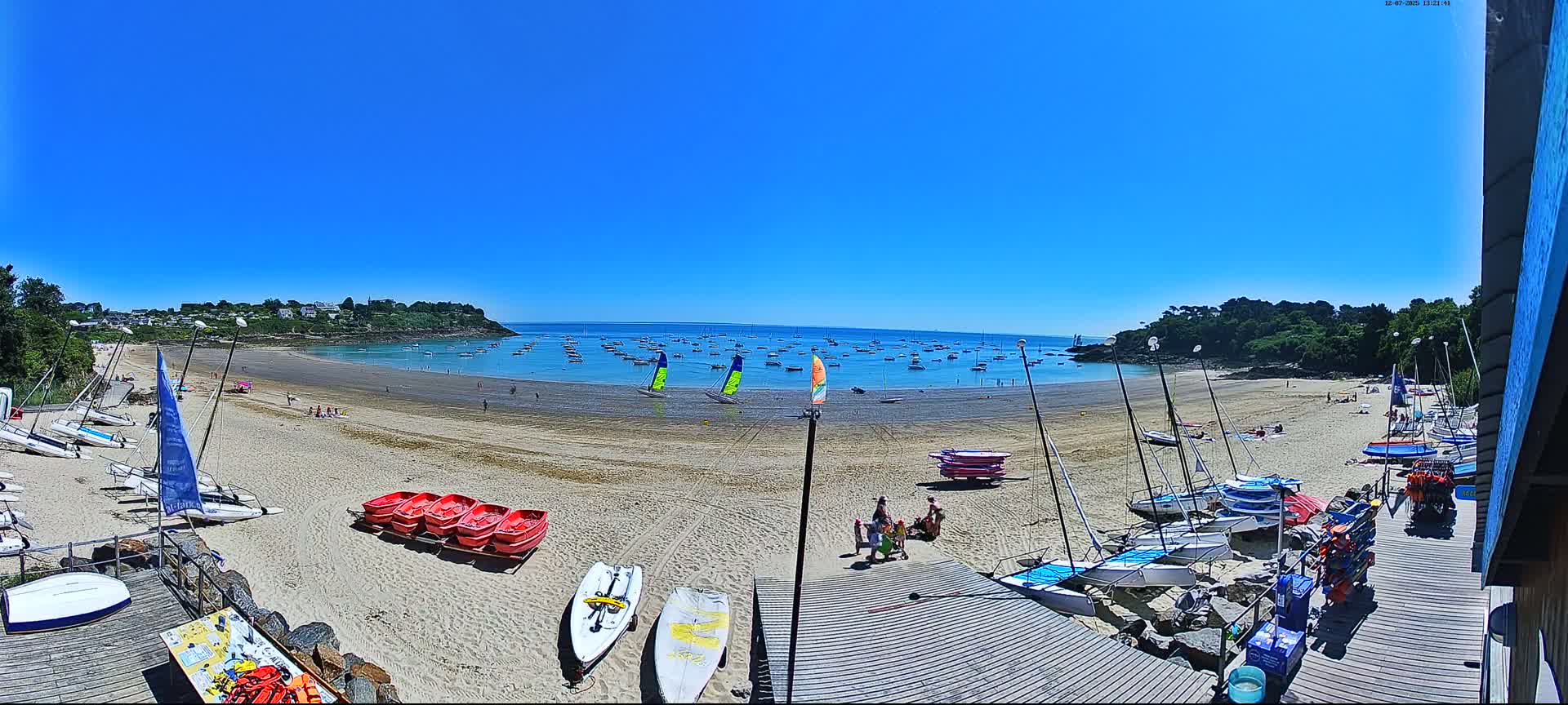 Cancale,  Plage de Port Mer Beach Live Cam - Saint-Malo, 	Ille-et-Vilaine, Bretagne, France