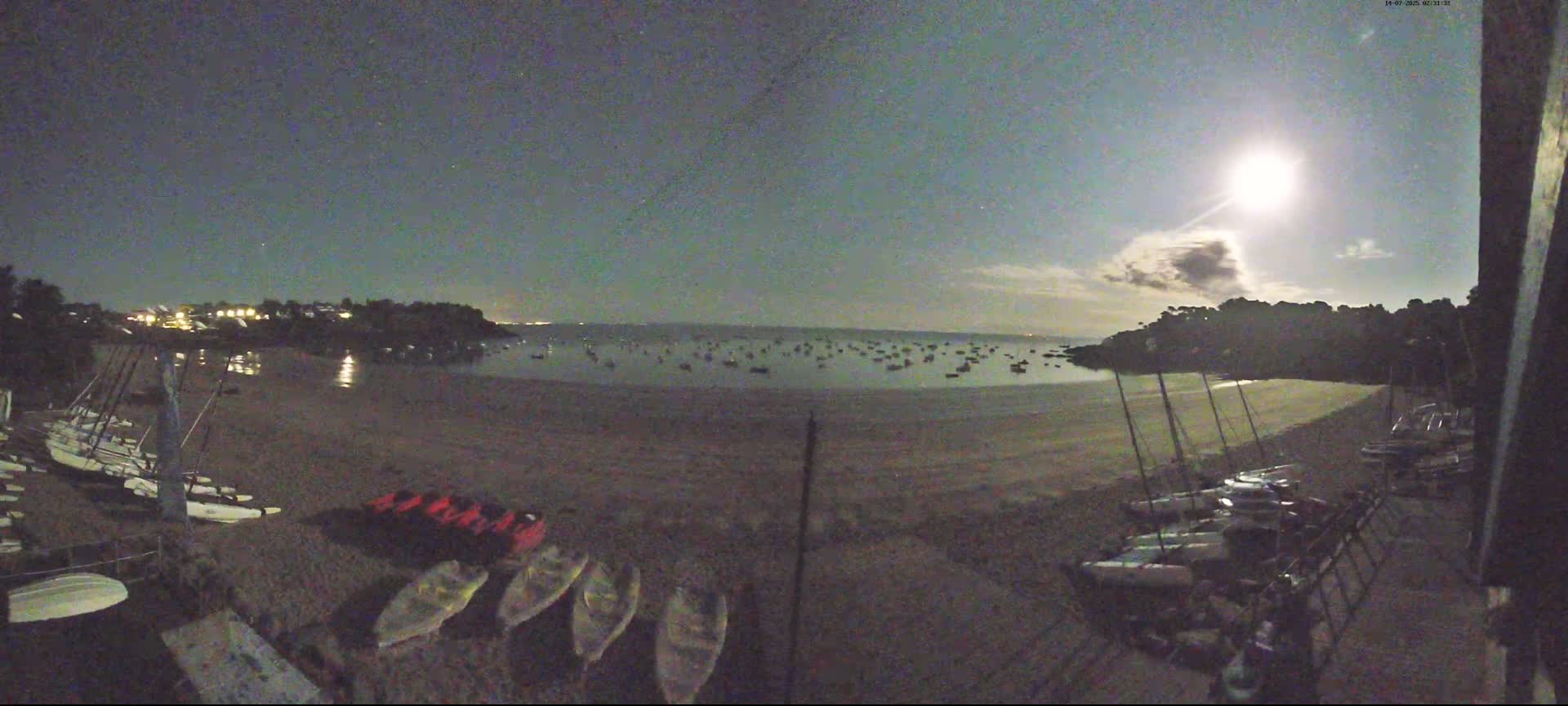 Cancale,  Plage de Port Mer Beach Live Cam - Saint-Malo, 	Ille-et-Vilaine, Bretagne, France