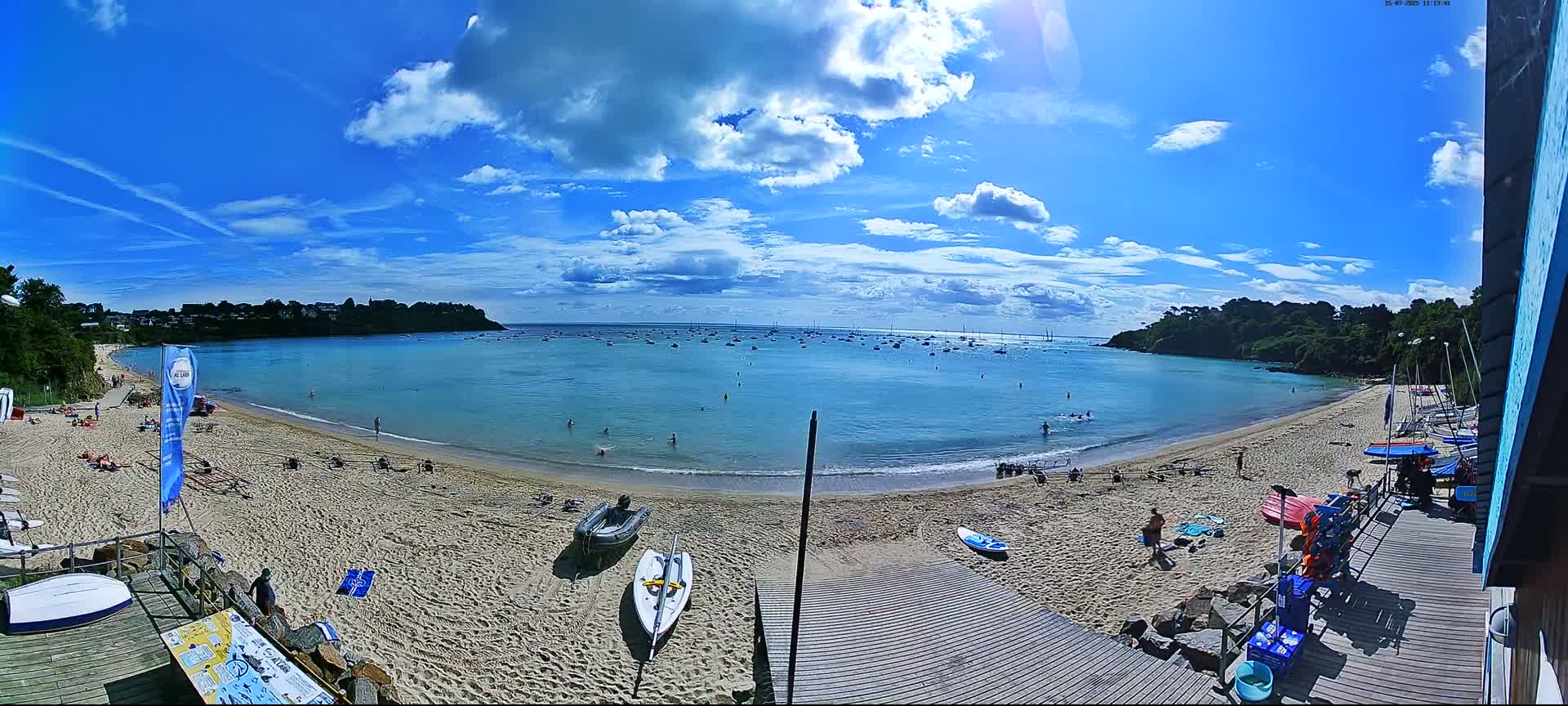 Cancale,  Plage de Port Mer Beach Live Cam - Saint-Malo, 	Ille-et-Vilaine, Bretagne, France
