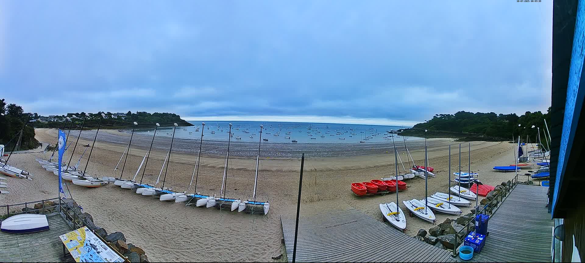 Cancale,  Plage de Port Mer Beach Live Cam - Saint-Malo, 	Ille-et-Vilaine, Bretagne, France