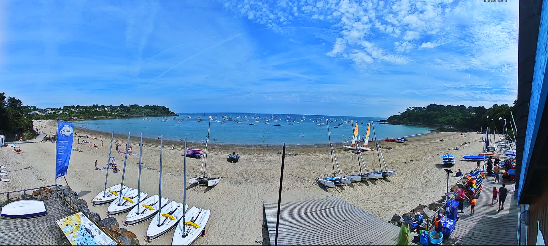 Cancale,  Plage de Port Mer Beach Live Cam - Saint-Malo, 	Ille-et-Vilaine, Bretagne, France