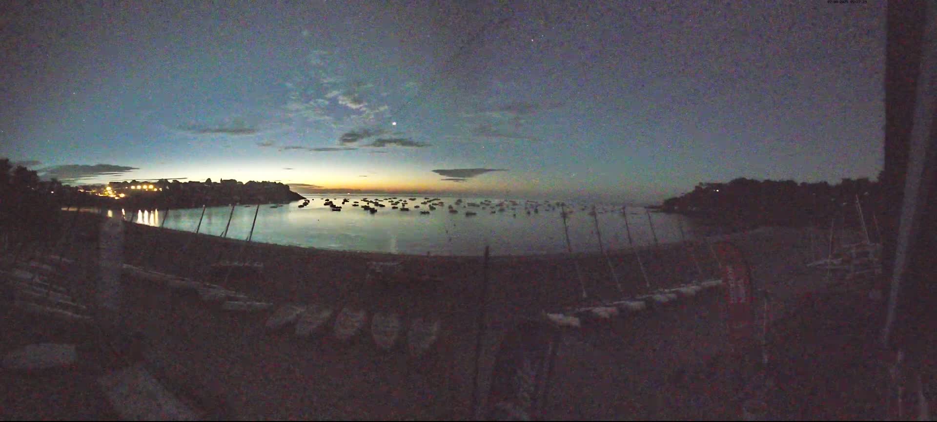 Cancale,  Plage de Port Mer Beach Live Cam - Saint-Malo, 	Ille-et-Vilaine, Bretagne, France