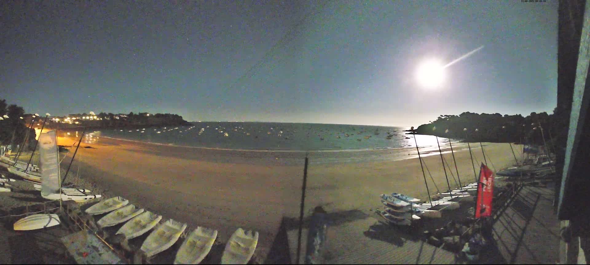 Cancale,  Plage de Port Mer Beach Live Cam - Saint-Malo, 	Ille-et-Vilaine, Bretagne, France