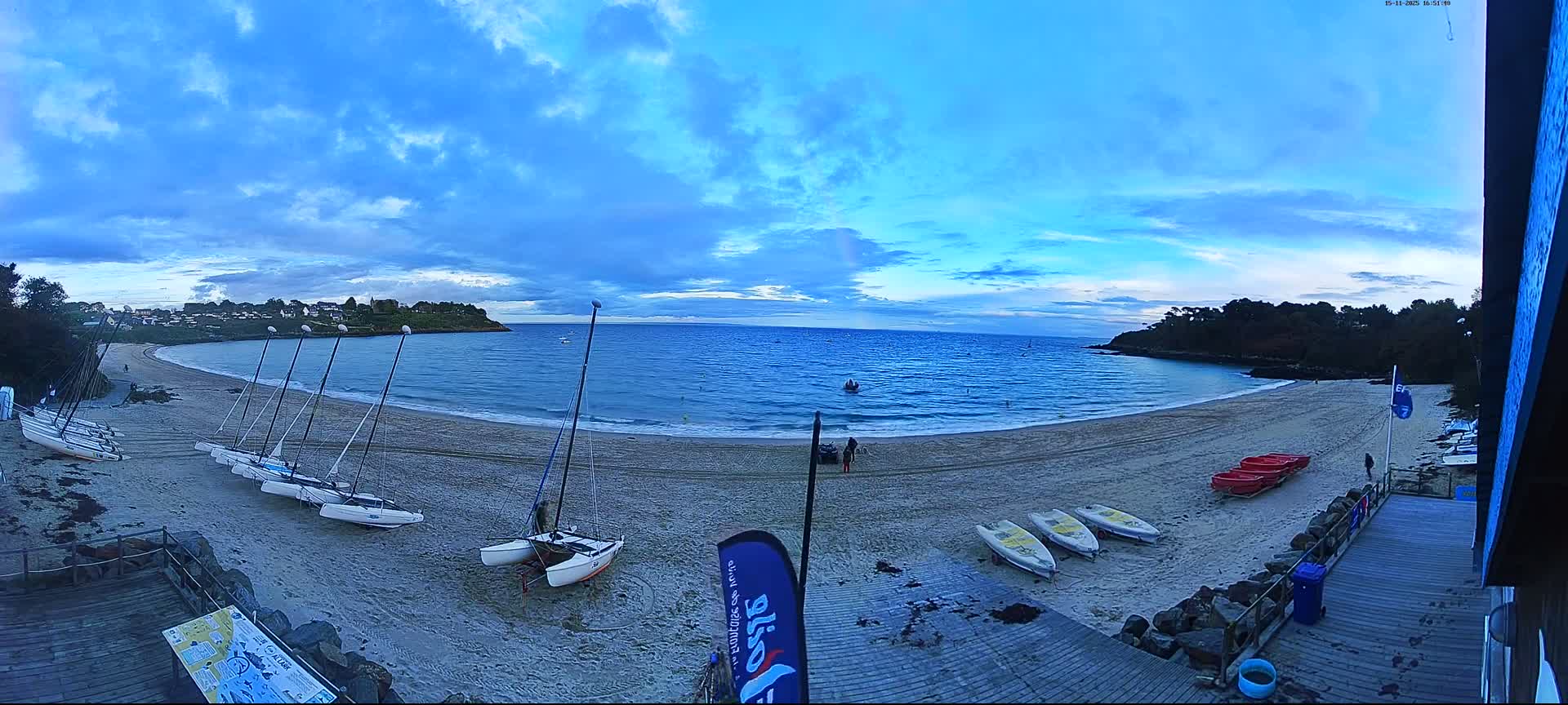 Cancale,  Plage de Port Mer Beach Live Cam - Saint-Malo, 	Ille-et-Vilaine, Bretagne, France