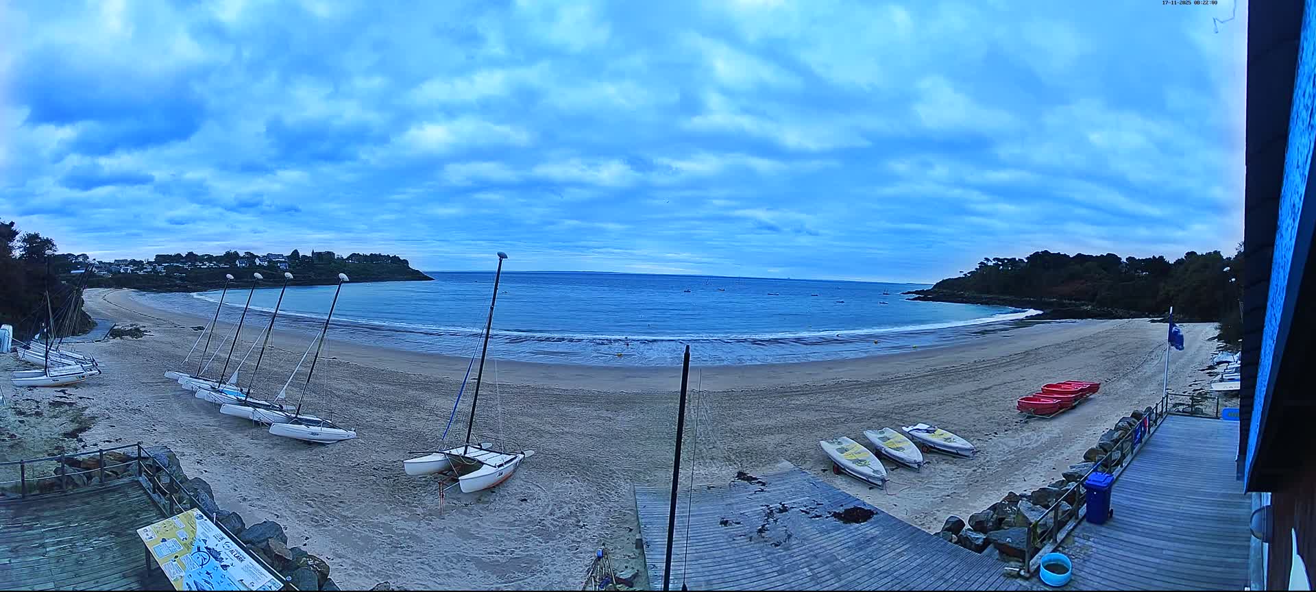 Cancale,  Plage de Port Mer Beach Live Cam - Saint-Malo, 	Ille-et-Vilaine, Bretagne, France