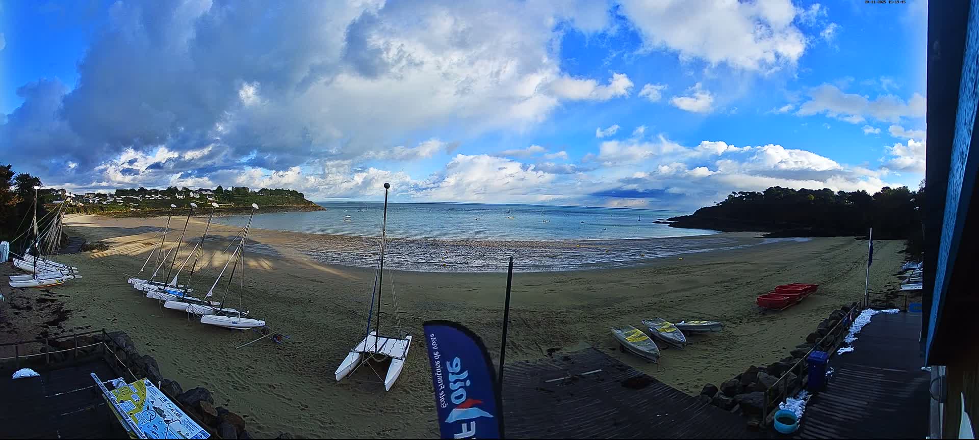 Cancale,  Plage de Port Mer Beach Live Cam - Saint-Malo, 	Ille-et-Vilaine, Bretagne, France
