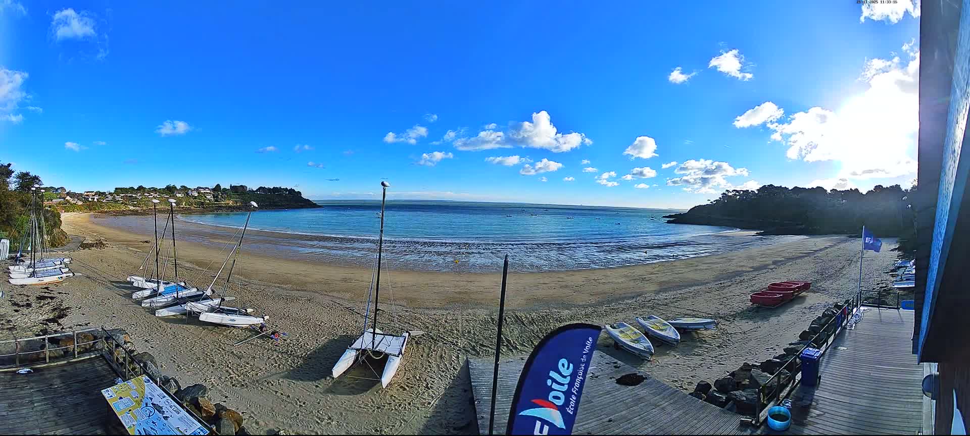 Cancale,  Plage de Port Mer Beach Live Cam - Saint-Malo, 	Ille-et-Vilaine, Bretagne, France