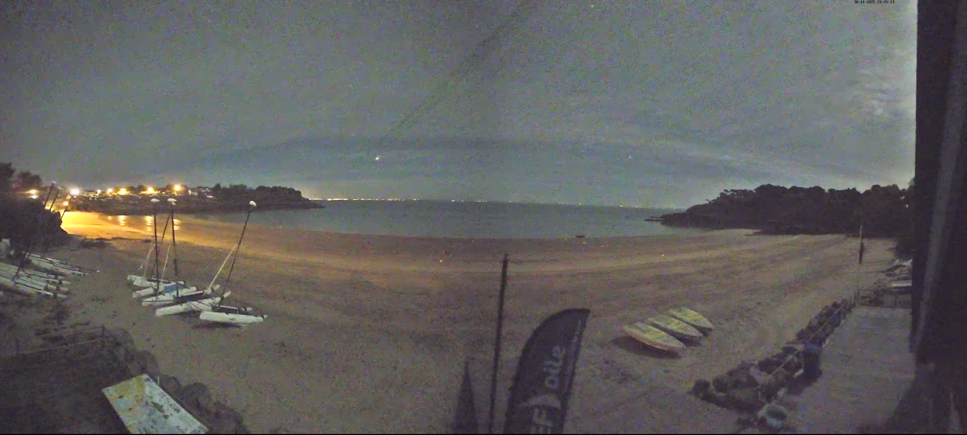 Cancale,  Plage de Port Mer Beach Live Cam - Saint-Malo, 	Ille-et-Vilaine, Bretagne, France
