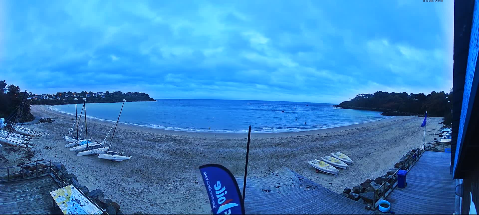 Cancale,  Plage de Port Mer Beach Live Cam - Saint-Malo, 	Ille-et-Vilaine, Bretagne, France