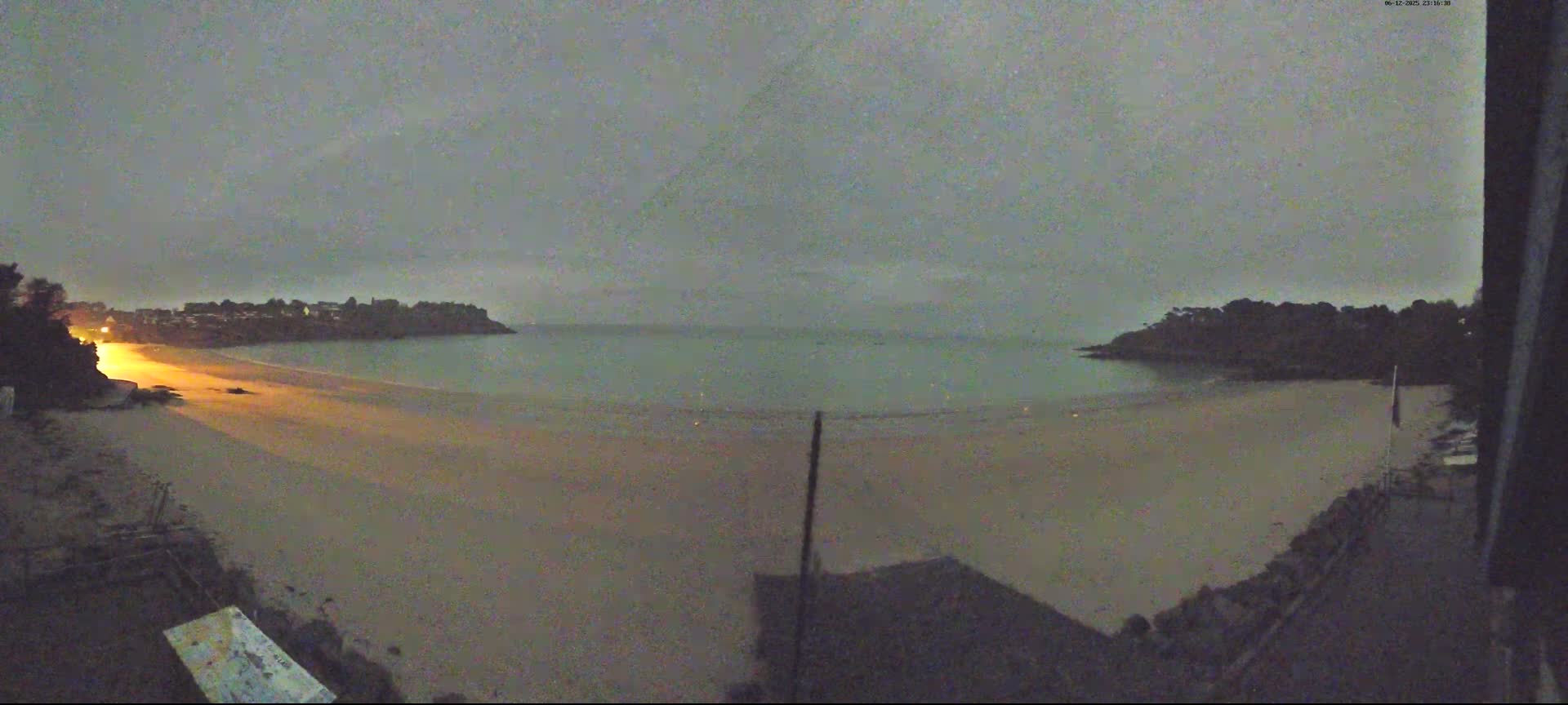 Cancale,  Plage de Port Mer Beach Live Cam - Saint-Malo, 	Ille-et-Vilaine, Bretagne, France