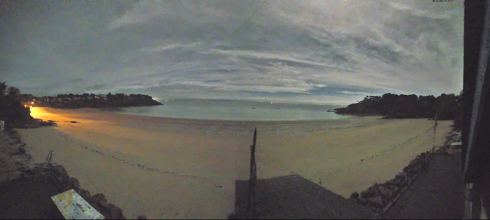 Cancale,  Plage de Port Mer Beach Live Cam - Saint-Malo, 	Ille-et-Vilaine, Bretagne, France
