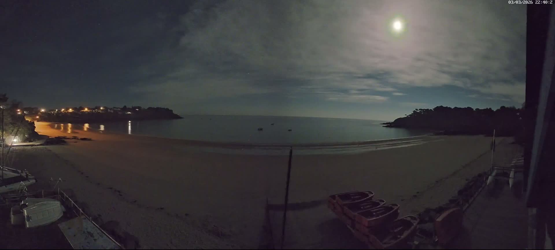 Cancale,  Plage de Port Mer Beach Live Cam - Saint-Malo, 	Ille-et-Vilaine, Bretagne, France