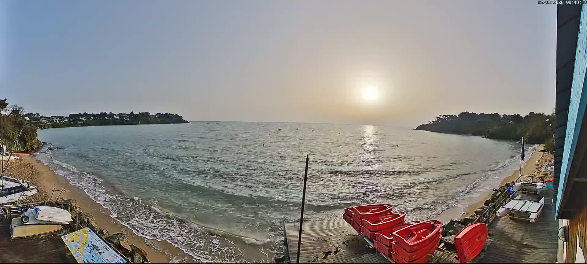 Cancale,  Plage de Port Mer Beach Live Cam - Saint-Malo, 	Ille-et-Vilaine, Bretagne, France