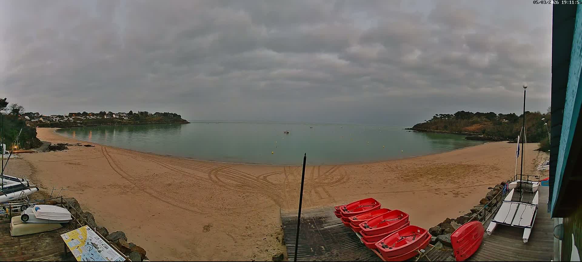 Cancale,  Plage de Port Mer Beach Live Cam - Saint-Malo, 	Ille-et-Vilaine, Bretagne, France