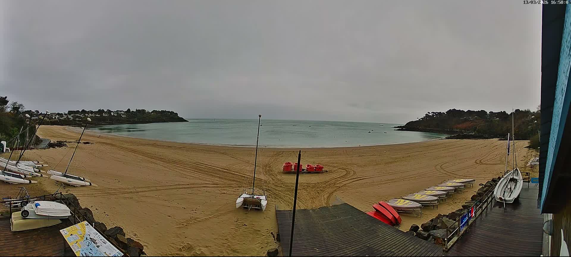 Cancale,  Plage de Port Mer Beach Live Cam - Saint-Malo, 	Ille-et-Vilaine, Bretagne, France