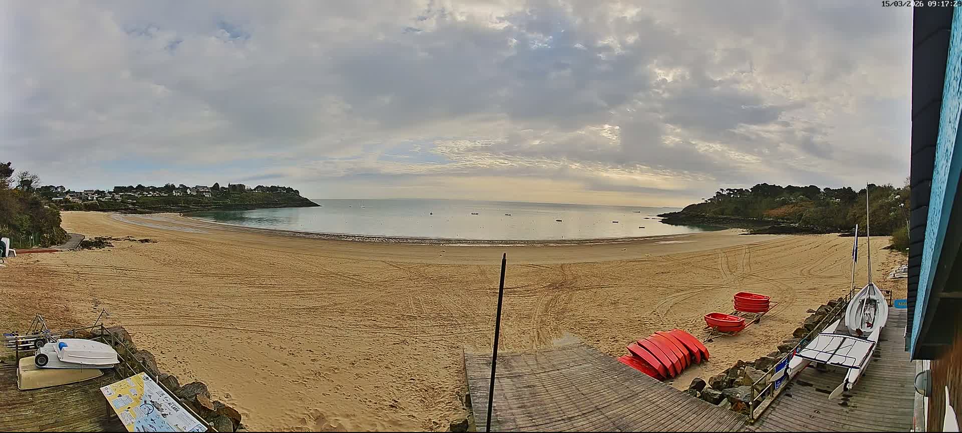 Cancale,  Plage de Port Mer Beach Live Cam - Saint-Malo, 	Ille-et-Vilaine, Bretagne, France