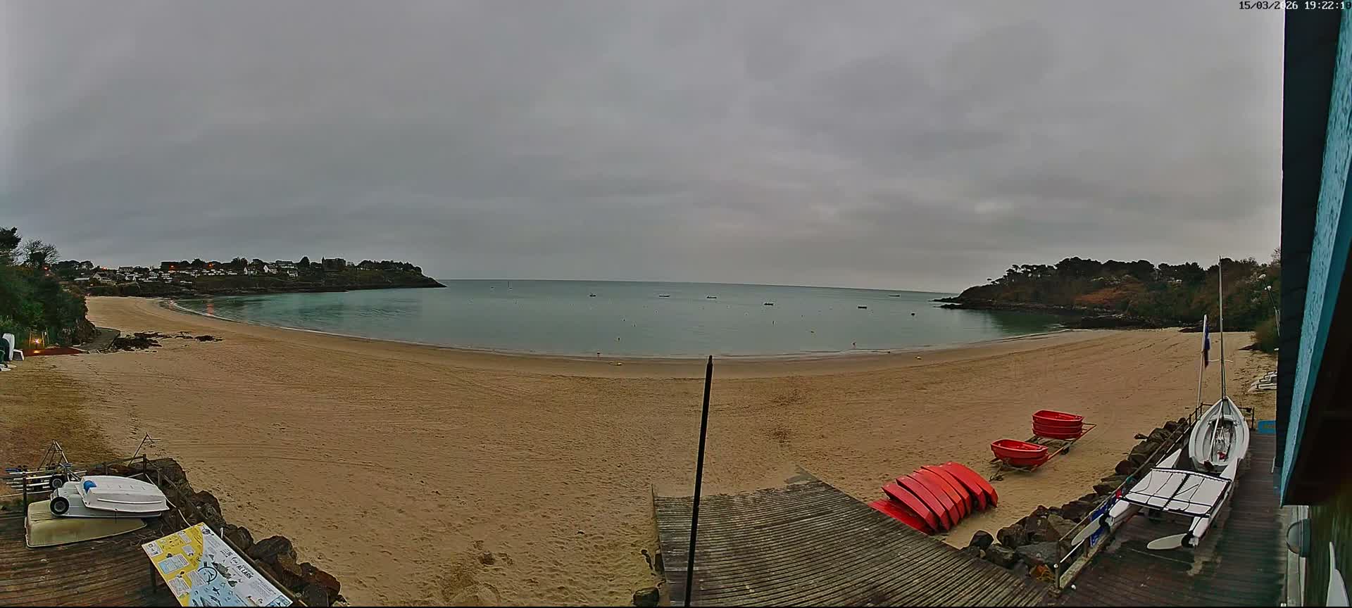 Cancale,  Plage de Port Mer Beach Live Cam - Saint-Malo, 	Ille-et-Vilaine, Bretagne, France