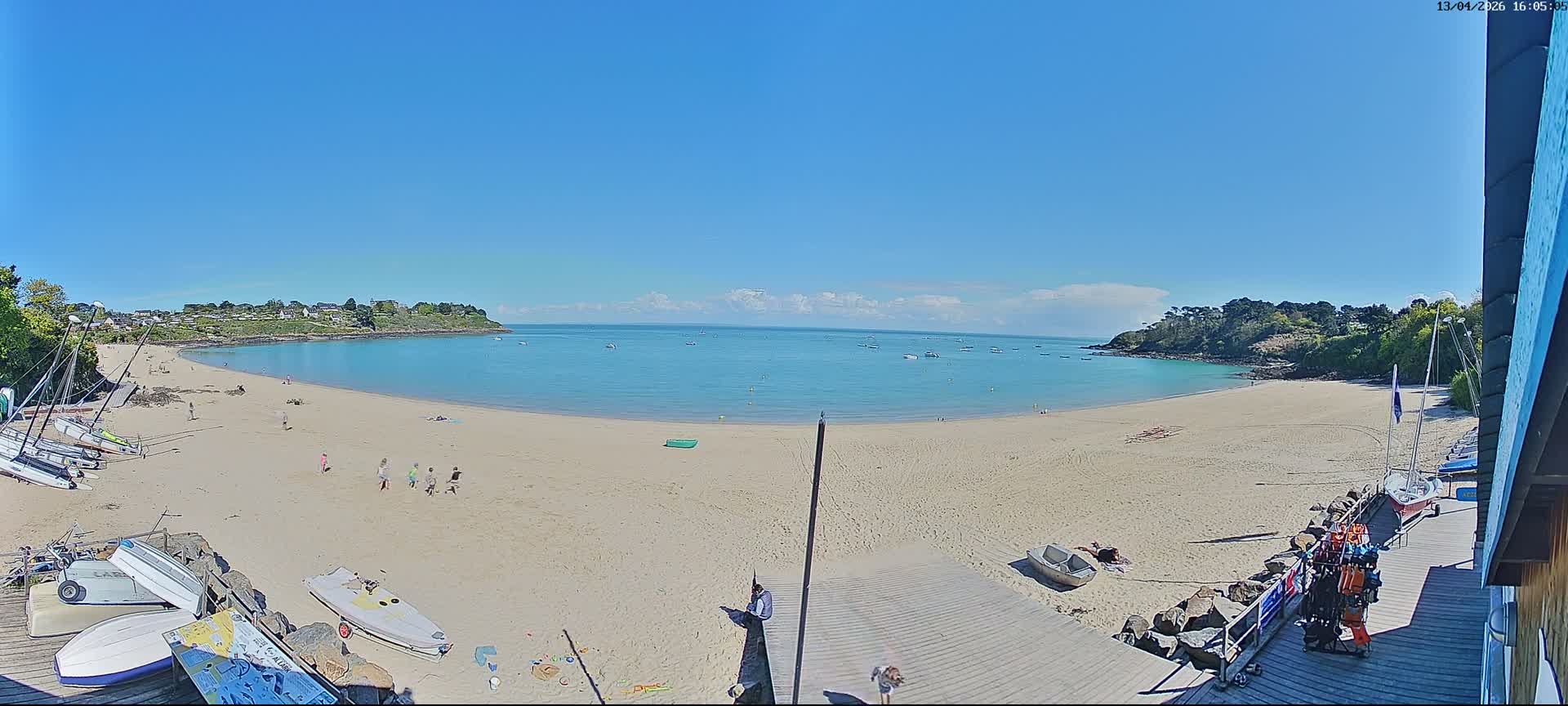 Cancale,  Plage de Port Mer Beach Live Cam - Saint-Malo, 	Ille-et-Vilaine, Bretagne, France
