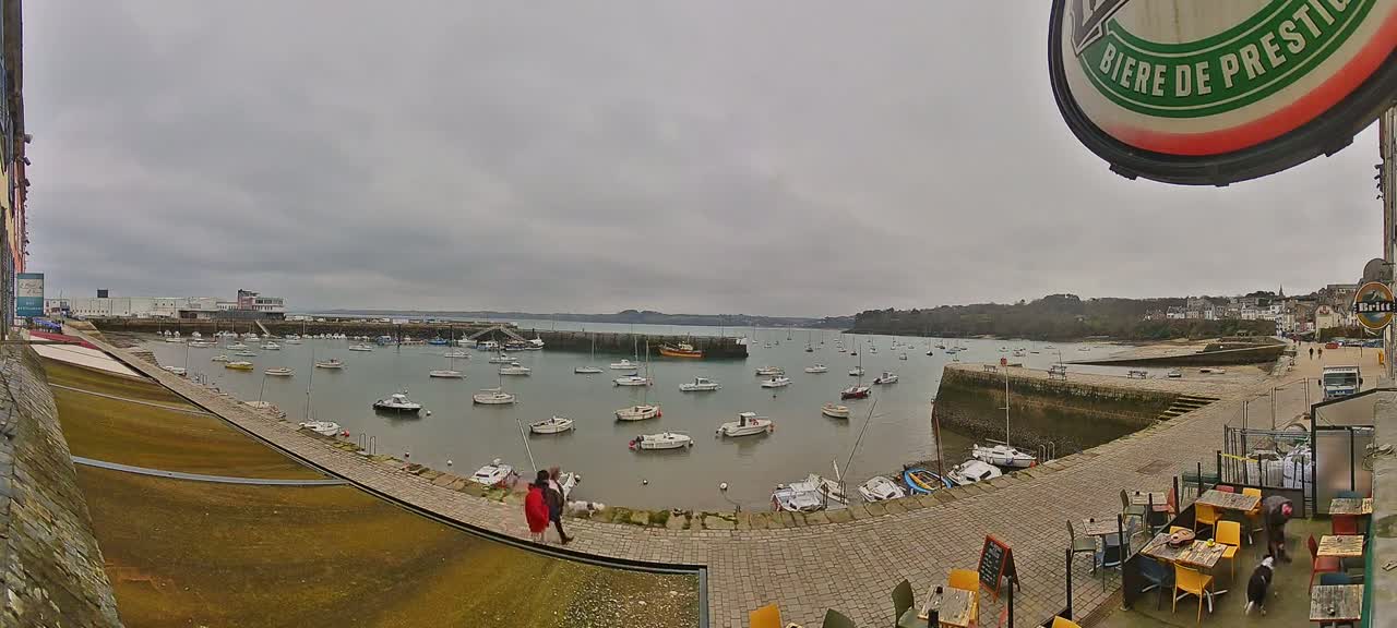 Douarnenez - Le Port Rosmeur Marine Live Cam - Quimper, Finistère, Bretagne, France