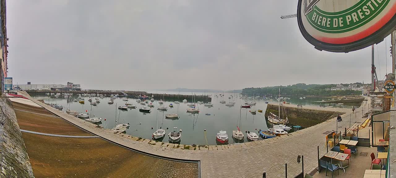 Douarnenez - Le Port Rosmeur Marine Live Cam - Quimper, Finistère, Bretagne, France