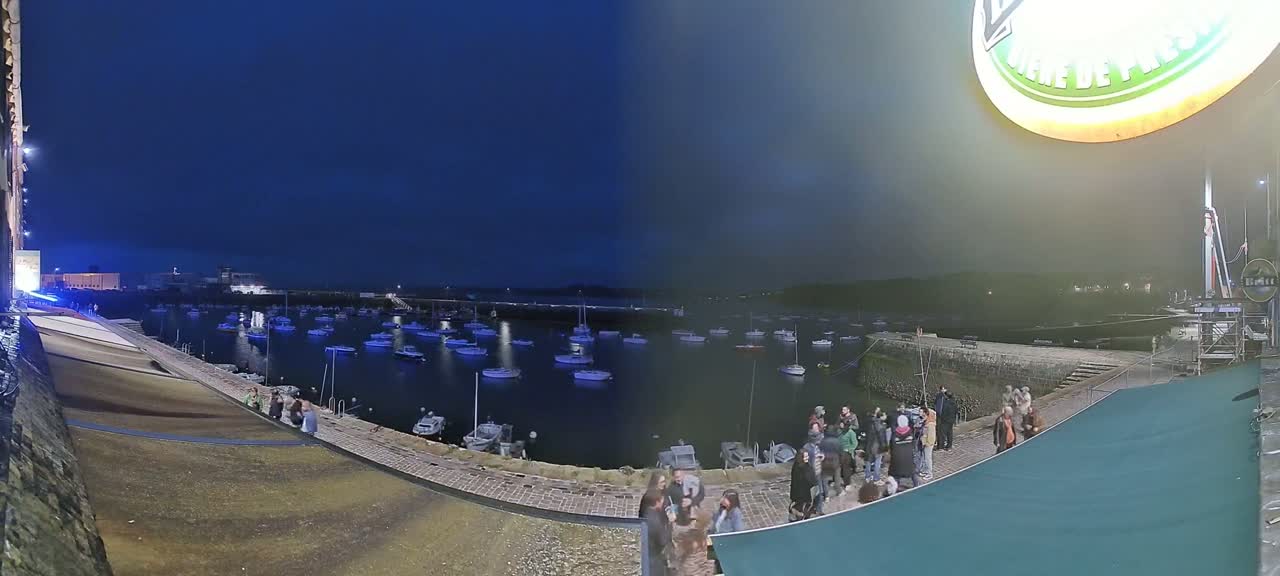 Douarnenez - Le Port Rosmeur Marine Live Cam - Quimper, Finistère, Bretagne, France