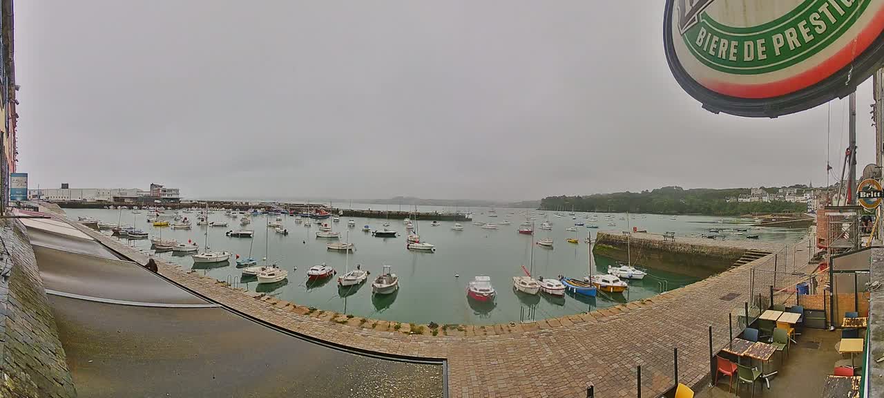 Douarnenez - Le Port Rosmeur Marine Live Cam - Quimper, Finistère, Bretagne, France