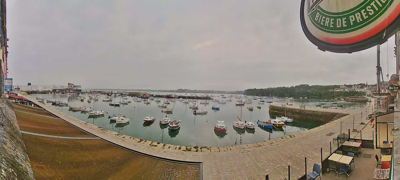 Douarnenez - Le Port Rosmeur Marine Live Cam - Quimper, Finistère, Bretagne, France
