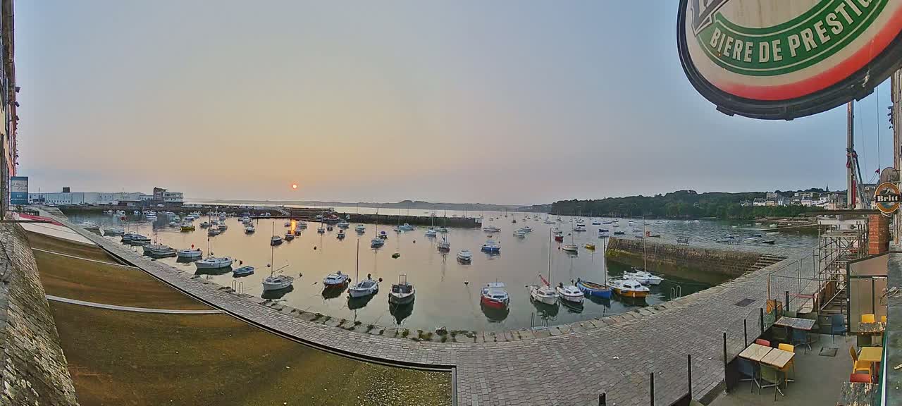 Douarnenez - Le Port Rosmeur Marine Live Cam - Quimper, Finistère, Bretagne, France